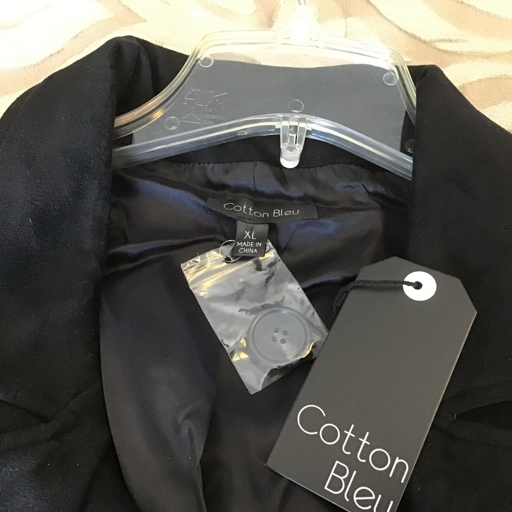 BLACK FAUX LEATHER JACKET, NWT, size Xlg. Fringed front and back - Picture 5 of 11